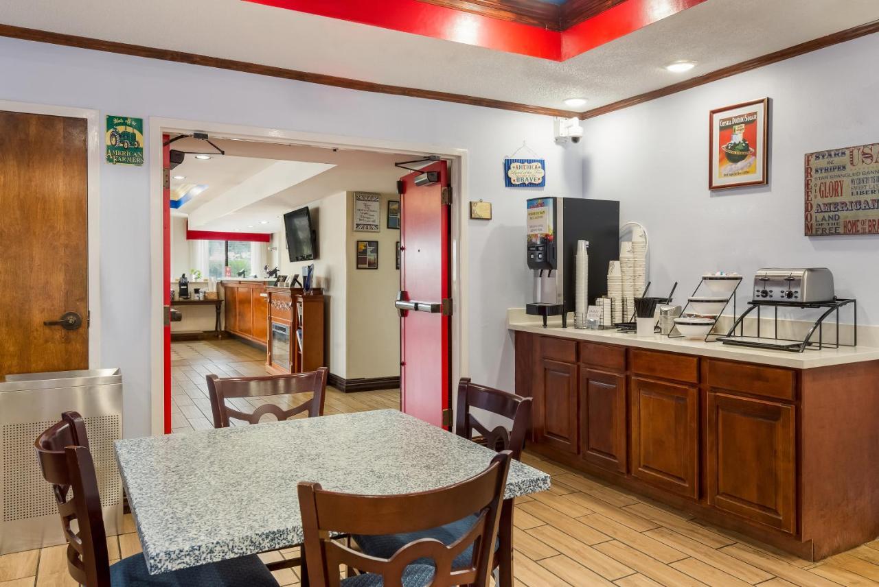 Hometown Inn Thomasville Экстерьер фото